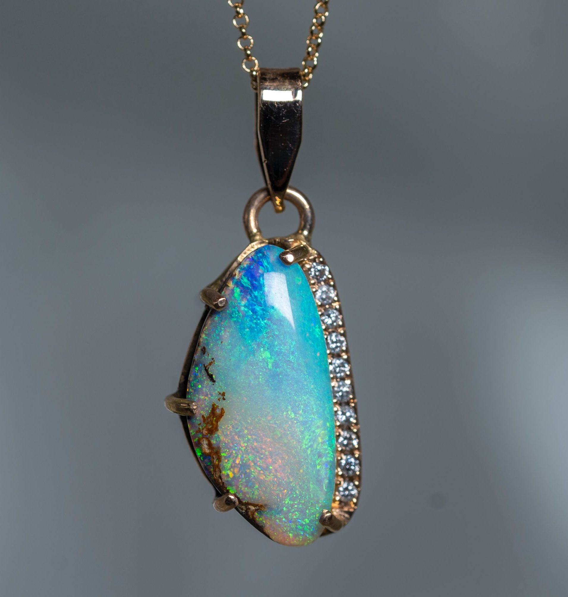 Colgante Ópalo Australiano Natural y Diamantes